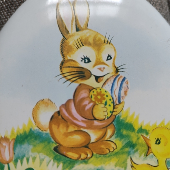 Vintage Daher Decorated Tin Easter Oval Container - Picture 2 of 8